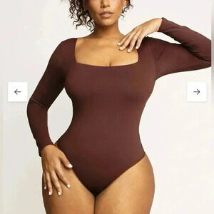 POPILUSH Contour Long Sleeve Square Neck Bodysuit